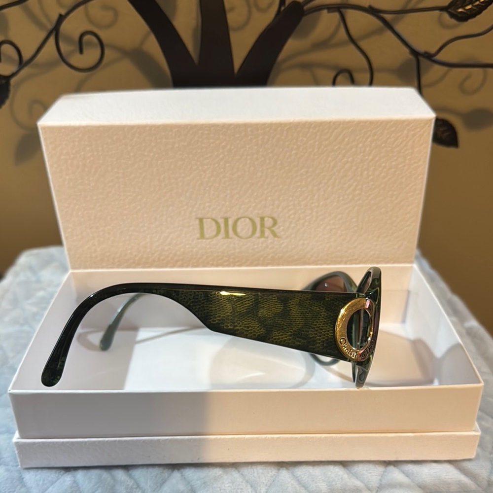 Christian Dior Authentic Green Women's Sunglasses In Amazing Condition With Box - Picture 3 of 16